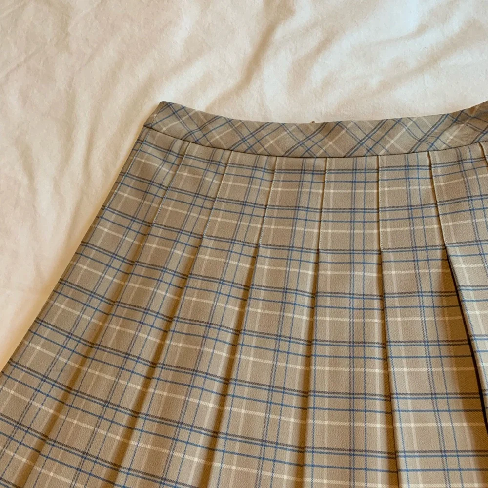 Sunday Best Olive Knee-length Pleated Skirt - Picture 4 of 8